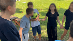 פעילות גיבוש לבתי ספר עם דרך הכדור: פתרונות יצירתיים לגיבוש בית ספרי מוצלח
