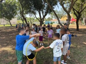 חינוך חיובי בבתי ספר: כלים יישומיים לקידום רווחה נפשית והצלחה לימודית